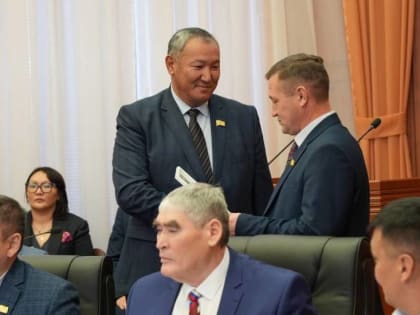 Народный Хурал отметил заслуги калмыцкого отделения Красного Креста