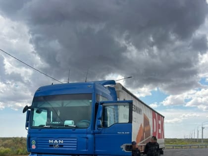 В Калмыкии сотрудники Госавтоинспекции в машине обнаружили наркотическое вещество