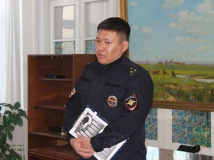 Полицейские рассказал калмыцким пенсионерам о способах дистанционного мошенничества