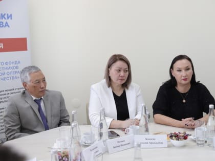 Глава Калмыкии встретился с мамами и женами погибших участников спецоперации