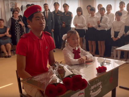 В Черноземельском районе состоялось торжественное открытие Парты Героя