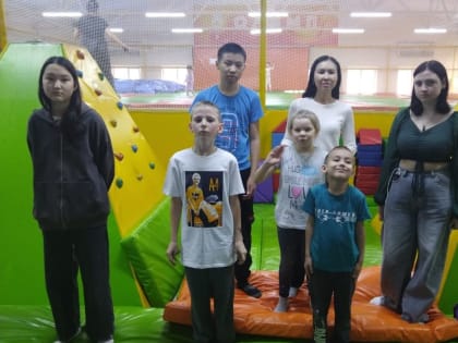 Бадма Башанкаев провел благотворительную акцию для детей из Социального приюта для детей и подростков