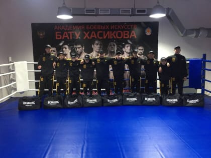 Сборная Калмыкии по кикбоксингу получила новую форму