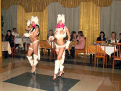 Праздничный стриптиз для известных элистинок в отеле к 8 марта