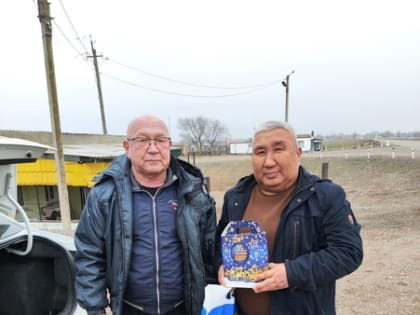 В районах Калмыкии дети - инвалиды получают новогодние подарки от ЛДПР