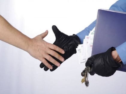 В Калмыкии квартирный мошенник обманул студентов