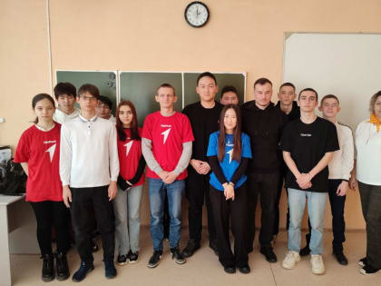 В Садовской СОШ №2 состоялась встреча с выпускником школы, участником специальной военной операции Евгением Пичко