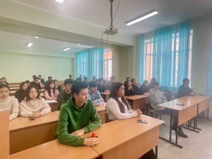 В рамках декады Прокуратуры РК состоялась публичная лекция старшего помощника прокурора Республики Калмыкия по надзору за исполнением законов о федеральной безопасности, межнациона