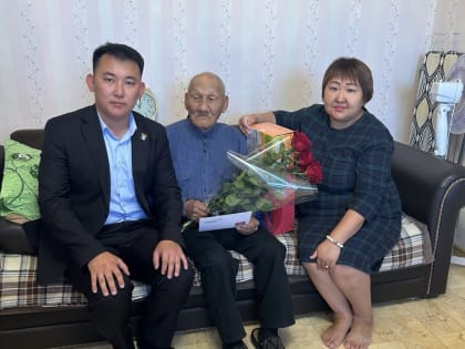 Сегодня свой 95 – летний юбилей отмечает элистинец Бадма Цебекович Хошаев