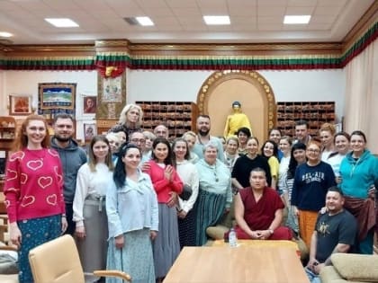 В Центральном хуруле Калмыкии провели встречу с паломниками из Краснодарского края
