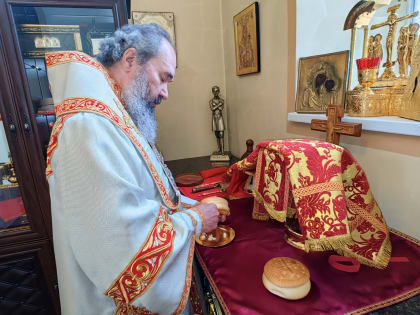 Архиепископ Юстиниан совершил Литургию в храме Городовиковска 