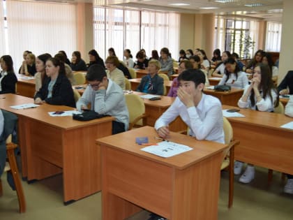 Жители Калмыкии написали Диктант Победы