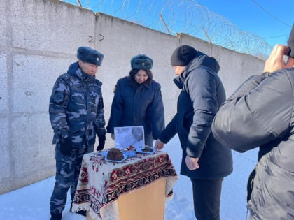 Сотрудники уголовно-исполнительной инспекции провели памятную акцию «Блокадный хлеб»