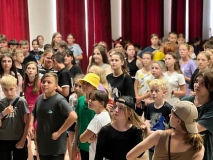 Для школьников из ЛНР в Калмыкии провели цифровой день