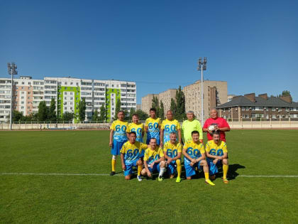 Команда из Калмыкии сыграла на ветеранском турнире в Азове