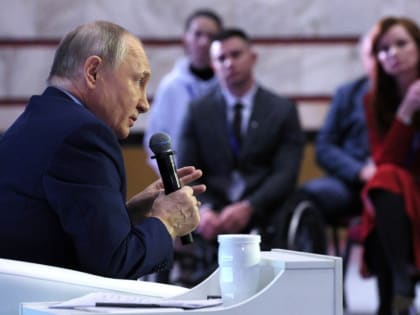 Владимир Путин провел встречу с Общественной палатой России