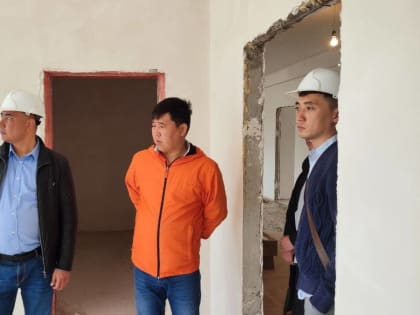 Партийцы провели мониторинг капитального ремонта Элистинской СОШ № 21