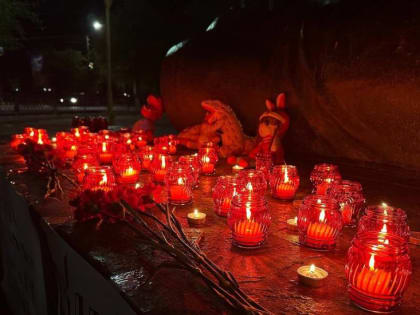 “Калмыкия против терроризма”: в степной республике прошли акции в поддержку Севастополя и Дагестана