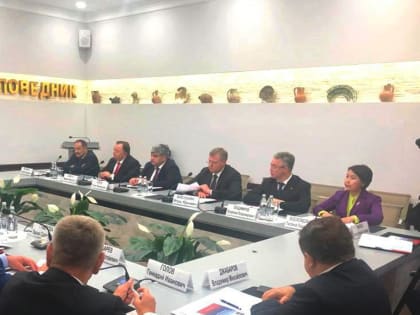 Делегация Калмыкии участвует в парламентском форуме в Дагестане