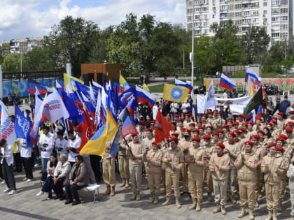 В Калмыкии прошел митинг-концерт в поддержку специальной военной операции