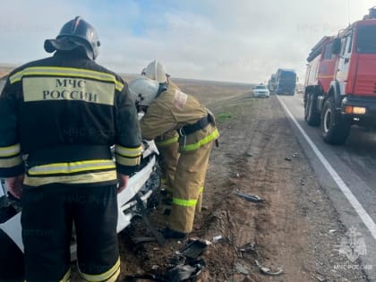 В Калмыкии произошло смертельное ДТП с участием четырех автомобилей