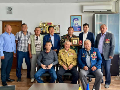 Жителю Калмыкии присвоили звание почетного жителя Кетченеровского района