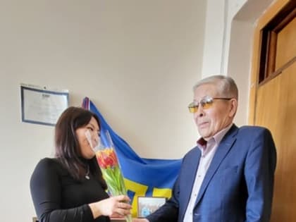 Коллектив калмыцкого регионального отделения ЛДПР поздравил своих коллег — женщин с 8 Марта