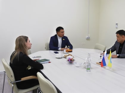 Сенатор от Калмыкии обсудил вопросы поддержки военнослужащих