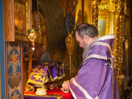 В Неделю 5-ю Великого поста архиепископ Юстиниан совершил Литургию в Казанском соборе Элисты 