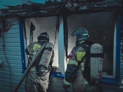 В Элисте ликвидировали пожар в частном доме