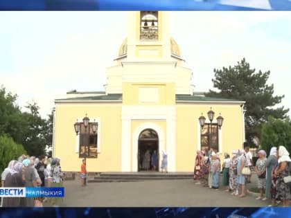 Сегодня православные верующие и все желающие могут совершить поклонение святой реликвии