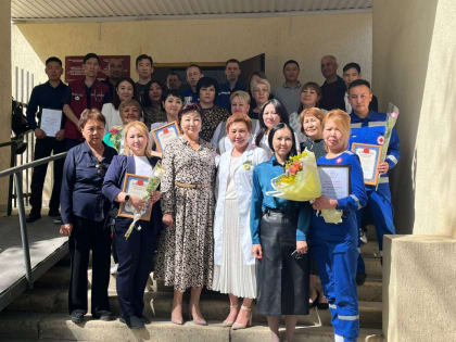 Бадма Башанкаев поздравил с Днем работника скорой медицинской помощи