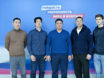 Сбор подписей в поддержку выдвижения кандидатуры Владимира Путина продолжается