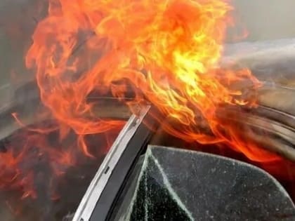 В Элисте произошло горение легкового автомобиля