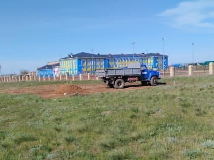 В райцентре Калмыкии приступили к строительству воркаут-площадки