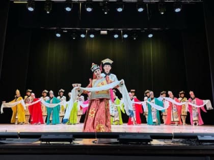 Театр танца Калмыкии «Ойраты» дал концерт в Ульяновске