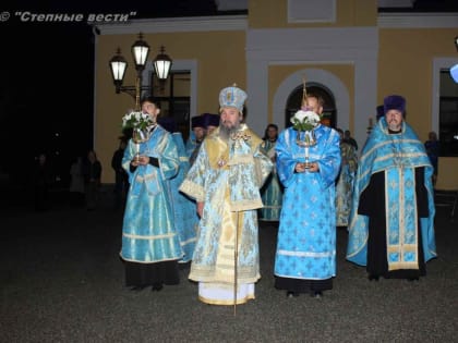 Калмыкии в День народного единства преподнесли в дар копию чудотворной иконы