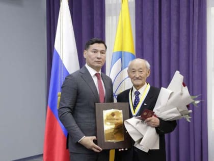 Профессор КалмГУ Лаг Цаганманджиевич Бадмахалгаев удостоен звания «Герой Калмыкии»