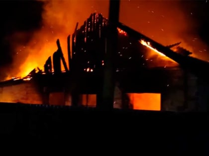 В Целинном районе Калмыкии в пожаре погибли три человека