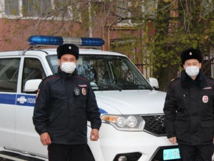 Полицейские патрульно-постовой службы Калмыкии задержали преступника по «горячим следам»