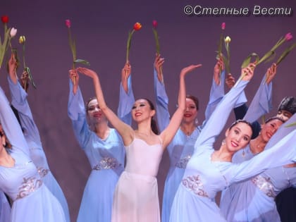 Заслуженная артистка Калмыкии выступила с танцевальным перформансом