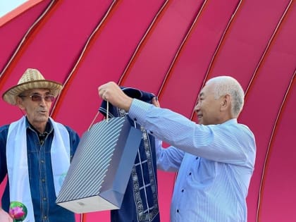 Автор песни о Герое России из Калмыкии выступил на его родине