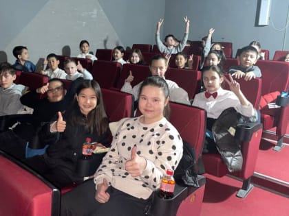 Бадма Башанкаев провел очередной бесплатный кинопоказ для детей Калмыкии