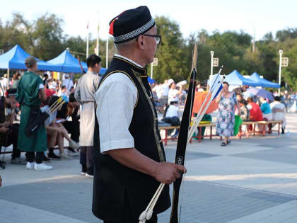 Столица Калмыкии с размахом отметила День республики