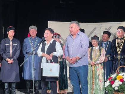 Национальный драматический театр имени Баатра Басангова открывает 87-й театральный сезон