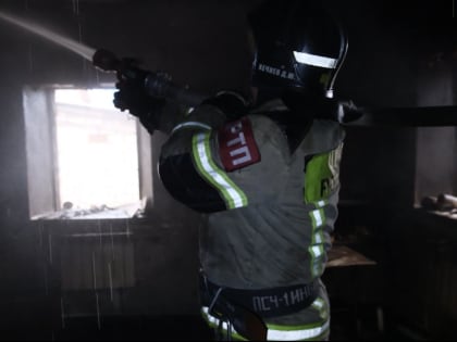 Сегодня, в 7 часов 12 минут поступило сообщение о возгорании жилого дома по улице Островского. (видео)