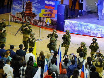Состоялся митинг-концерт «Слава Zащитникам Отечества»