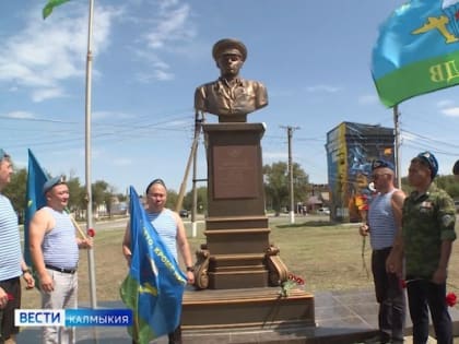 Сегодня в Калмыкии, как и по всей стране, Воздушно-Десантные войска отмечают 93-ю годовщину