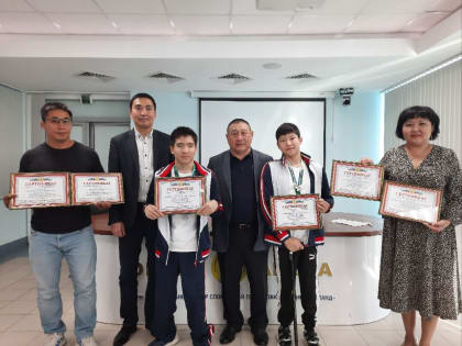 В Элисте чествовали призеров Кубка России по пауэрлифтингу среди спортсменов с ПОДА