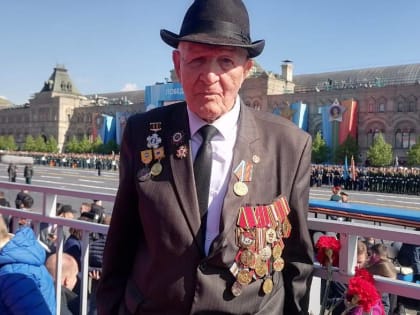 Участник парада Победы из Калмыкии отправил на передовую гостинцы